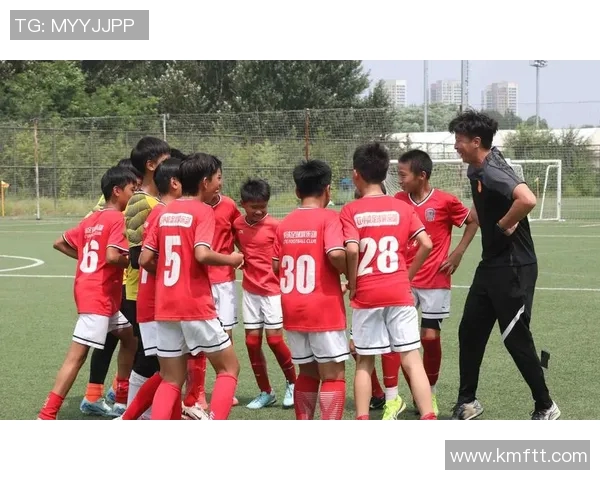 学习足球明星的带球技巧提升你的球技与场上表现 学习足球明星的带球技巧提升你的球技与场上表现